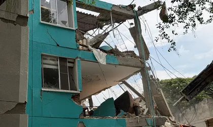 Los damnificados necesitan menos shows y más soluciones