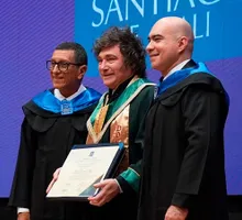 Javier Milei recibió Doctorado Honoris Causa de la Universidad Santiago de Cali