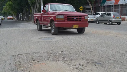 Piden reparación vial en Comuna 8