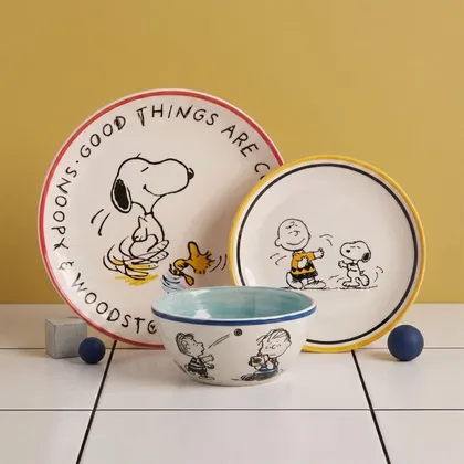 Imagen de Vajillas Corona presenta colección de Snoopy inspirada en el fenómeno «kidult»