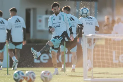 Imagen de  Messi completa su último entrenamiento con Argentina antes de su despedida ante Benín
