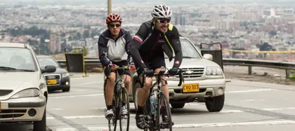 Imagen de ¿Cómo funciona la nueva ley que fija distancia mínima para adelantar ciclistas en las vías? Ojo a las multas y sanciones