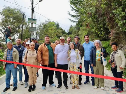 Imagen de Construyen 494 metros de placa huella en tres veredas de Rionegro
