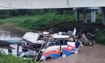 Kbeto Zuleta perdió una pierna tras accidente del bus de su agrupación: cuatro muertos y 17 heridos