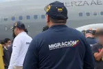 Imagen de En dos aviones de la FAC, expulsan a 98 extranjeros de Medellín