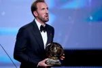 Imagen de Kane se corona con el Balón de Oro