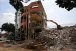 Imagen de Cali inicia la demolición de edificios afectados por el terremoto