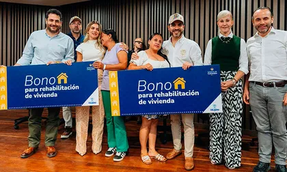 De La Espriella inició entrega de ayudas de $157 millones para comprar vivienda en Cali y Valle: conozca los anuncios