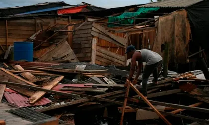 Entregan más ayudas a afectados por sismo en el Valle