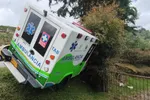 Imagen de Ambulancia del Hospital de Argelia se encunetó en Sonsón: el conductor resultó herido
